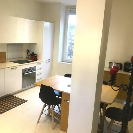 3 Pieces Apartment *